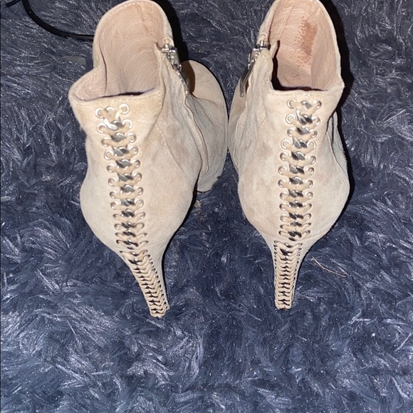 💖Vince Camuto Booties💖 - Picture 3 of 8